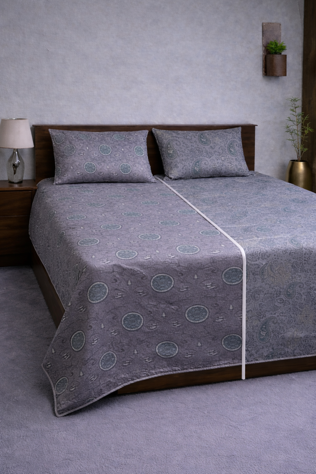 Reversible Double Sided Bedsheet Set